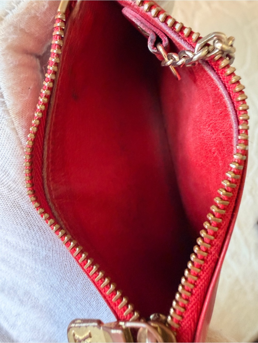 Louis Vuitton Red Epi Leather Key Cles/Pouch with Gold Hardware - Picture 11 of 16